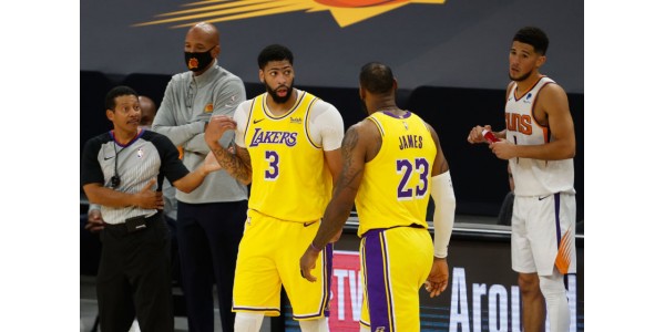 I Los Angeles Lakers hanno bisogno di più tempo per aspettare che il prossimo gruppo di giovani giocatori cresca